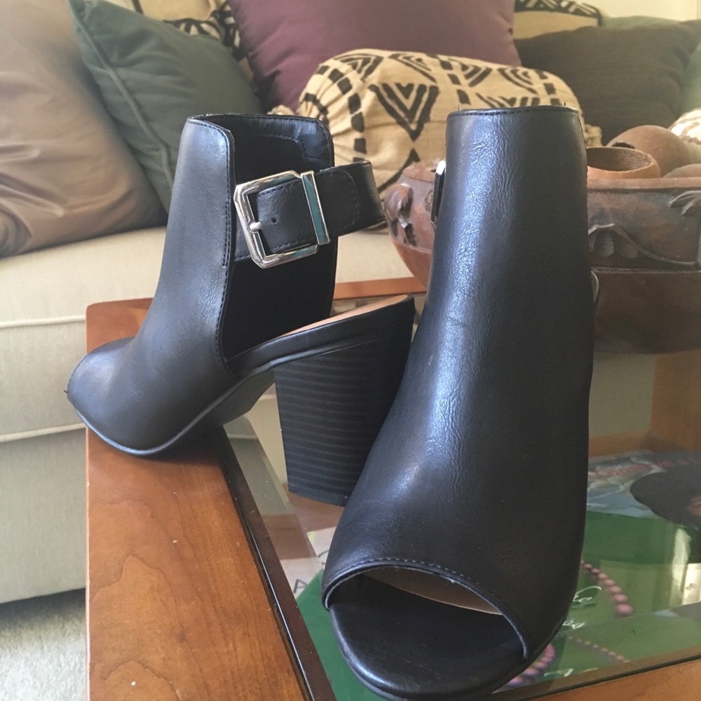 NWT Open Toe Bootie - Picture 3 of 5